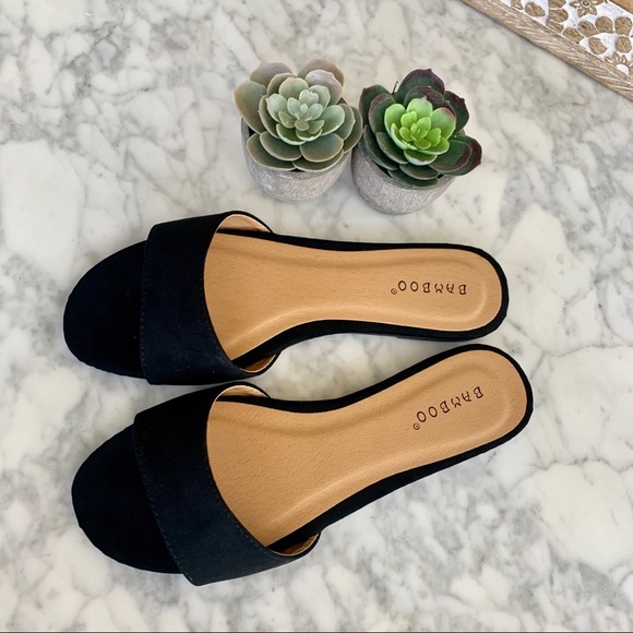 Bailey Black Suede Slides last size 6! - Picture 2 of 3